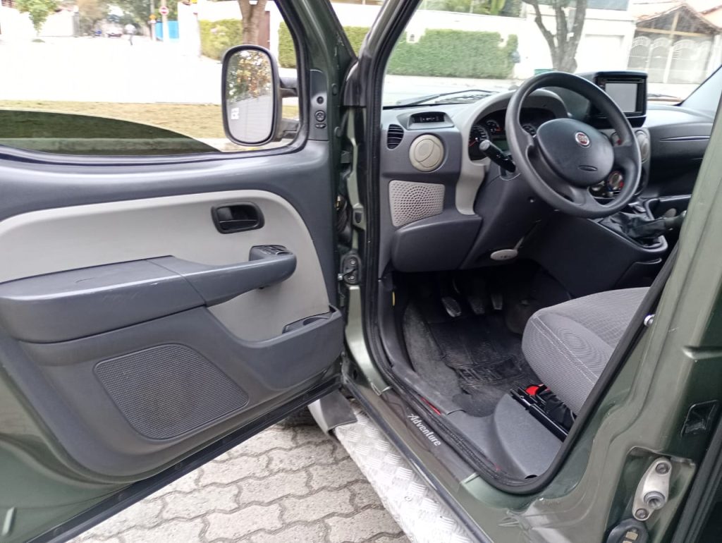 Fiat Doblo 1.8 16v Adventure Flex 5p