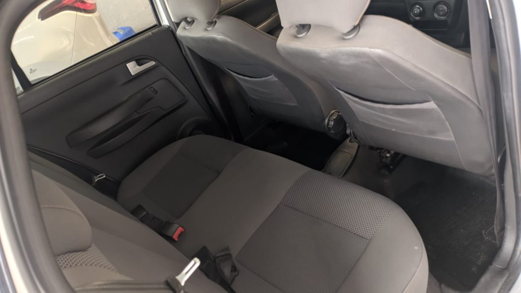 Volkswagen Fox 1.0 MI PLUS 8V FLEX 4P MANUAL