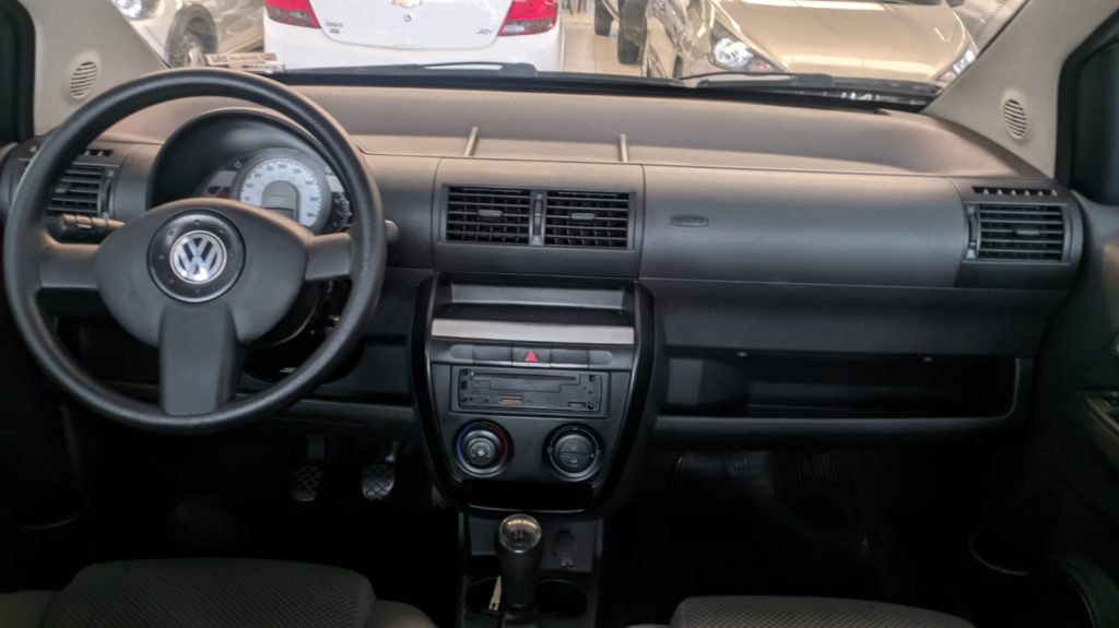 Volkswagen Fox 1.0 MI PLUS 8V FLEX 4P MANUAL