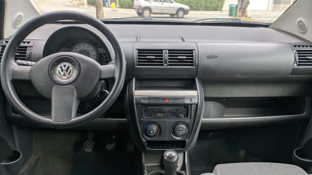 Volkswagen Fox 1.0 MI PLUS 8V FLEX 4P MANUAL