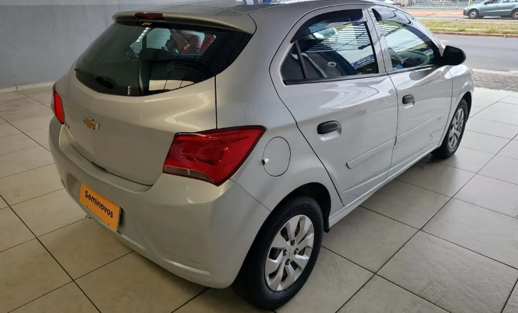Chevrolet Onix 1.0 Joy 5p