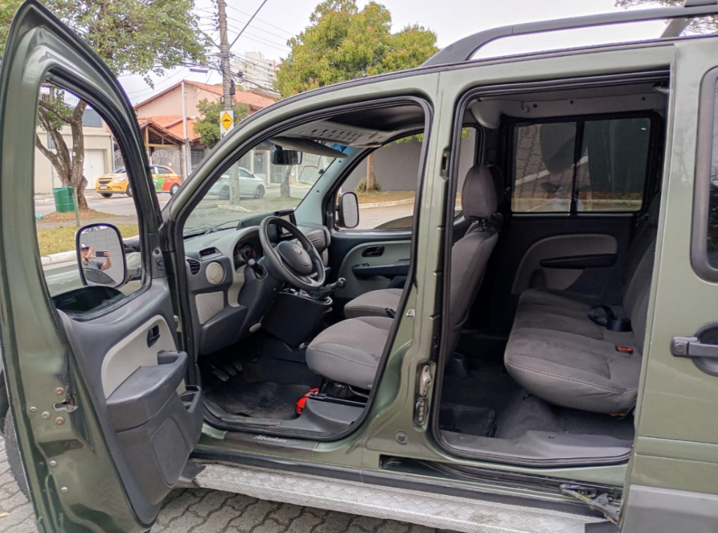 Fiat Doblo 1.8 16v Adventure Flex 5p