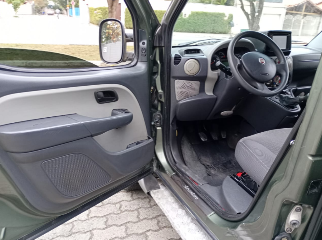 Fiat Doblo 1.8 16v Adventure Flex 5p