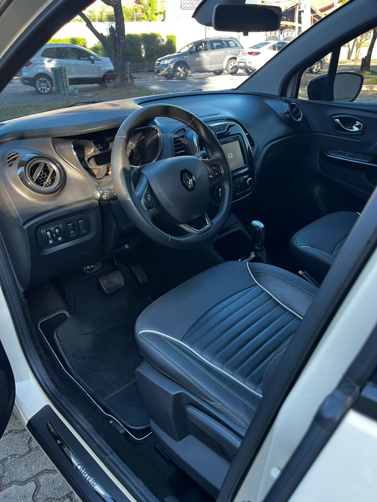 Renault Captur 2.0 16v Intense Aut. 5p