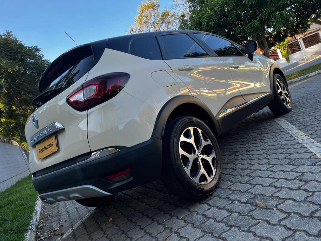 Renault Captur 2.0 16v Intense Aut. 5p