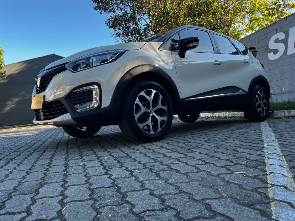 Renault Captur 2.0 16v Intense Aut. 5p