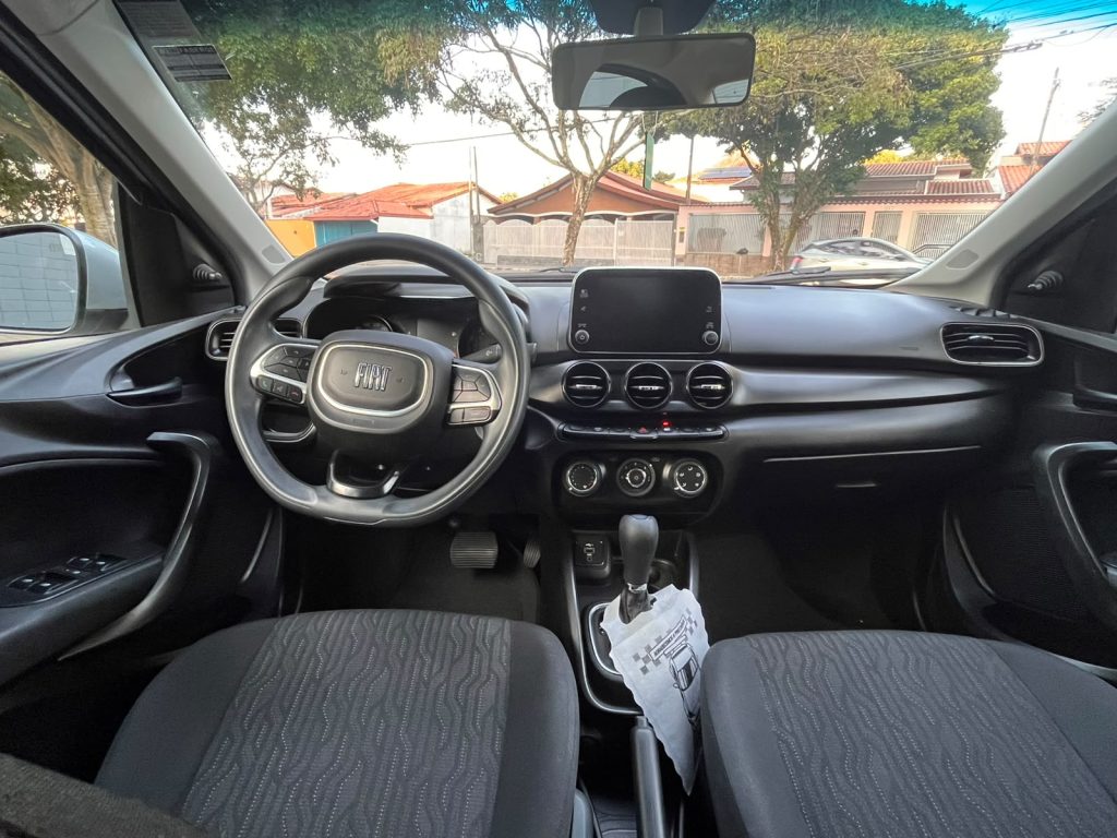 Fiat Cronos 1.3 Drive Flex Aut. 4p