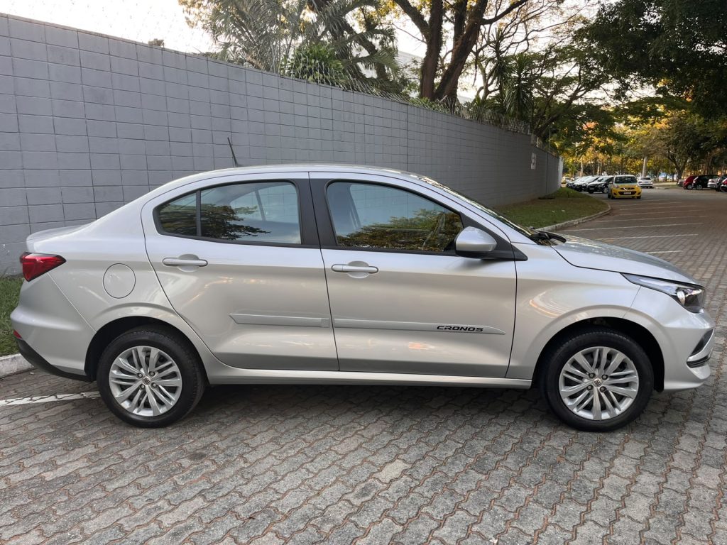 Fiat Cronos 1.3 Drive Flex Aut. 4p