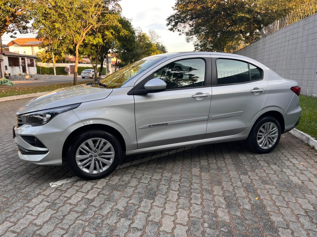 Fiat Cronos 1.3 Drive Flex Aut. 4p