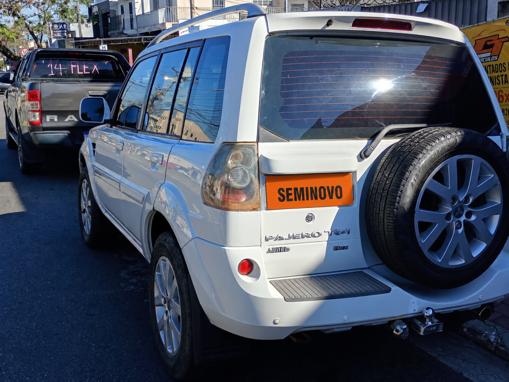 Mitsubishi Pajero TR4 2.0 Flex 16V 4X2 Aut. 2012
