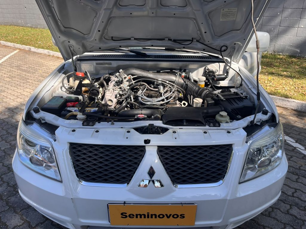 Mitsubishi Pajero TR4 2.0 Flex 16V 4X2 Aut. 2012