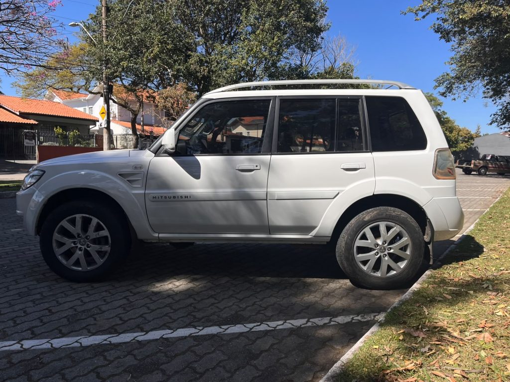 Mitsubishi Pajero TR4 2.0 Flex 16V 4X2 Aut. 2012