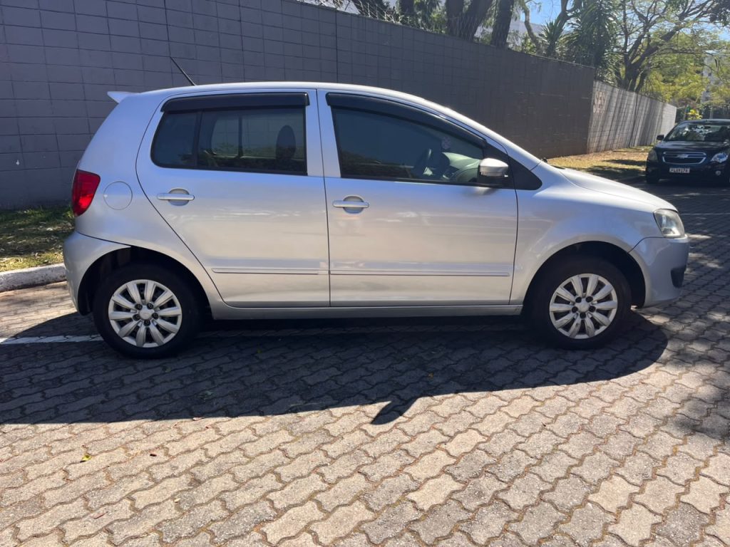 Volkswagen Fox Bluemotion 1.0 MI Total Flex 12V 5P 2014