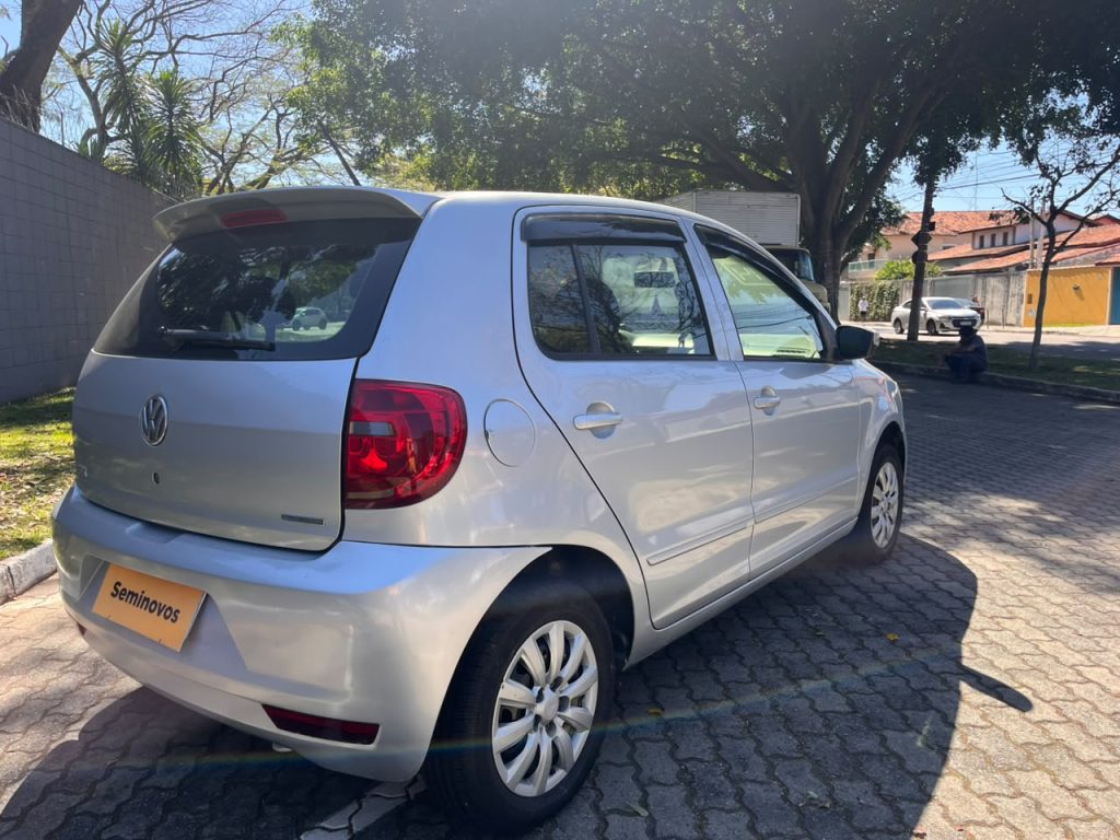 Volkswagen Fox Bluemotion 1.0 MI Total Flex 12V 5P 2014
